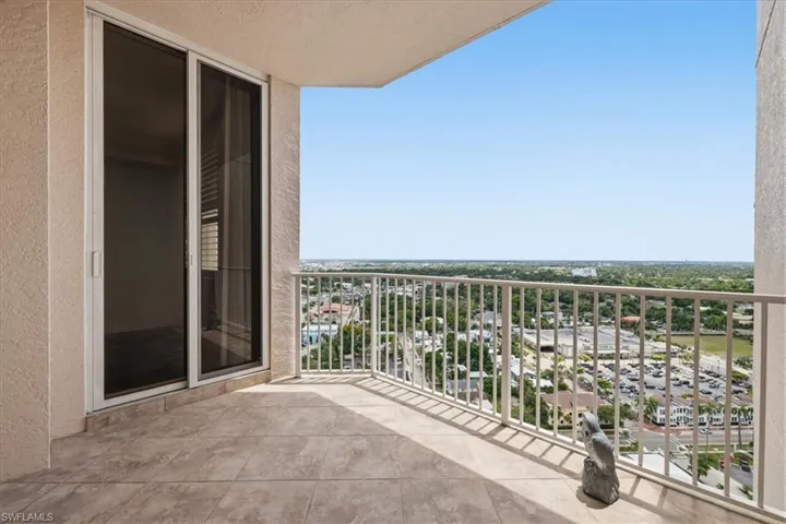2104 W 1st  ST, Fort Myers, FL 33901