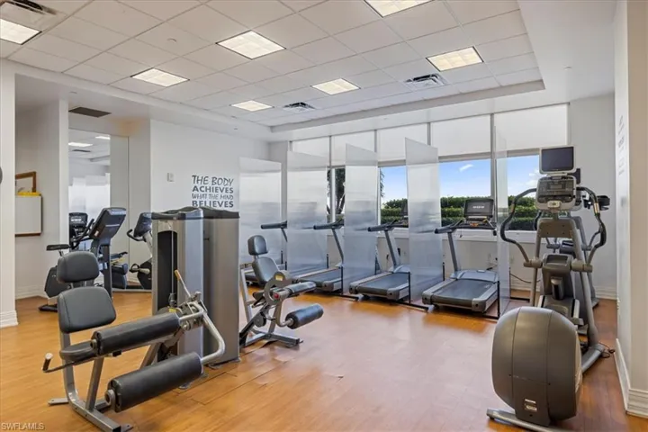 2104 W 1st  ST, Fort Myers, FL 33901