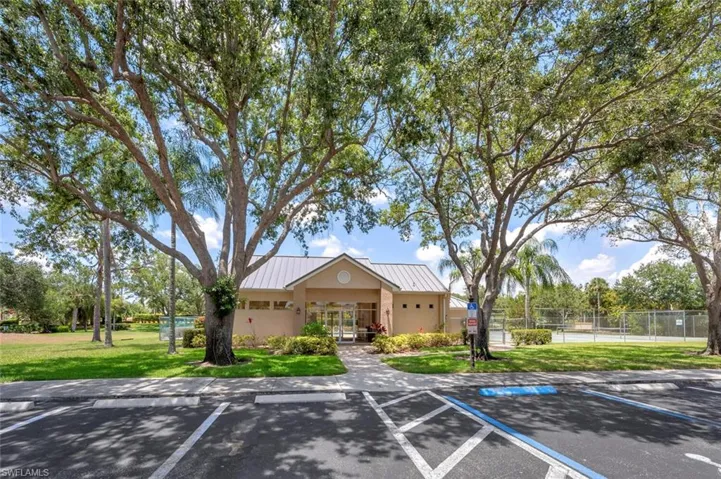 View of front of house with a front yard