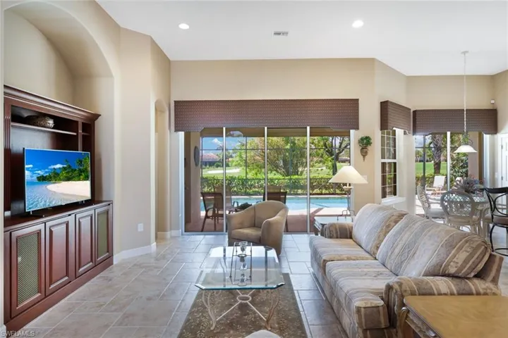 12118  Wicklow  LN, Naples, FL 34120