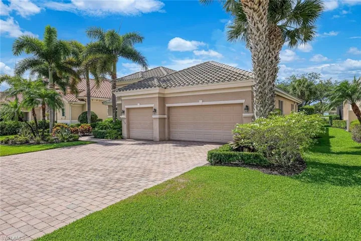 12118  Wicklow  LN, Naples, FL 34120