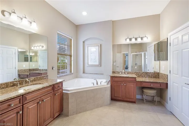 Two sinks and soaking tub