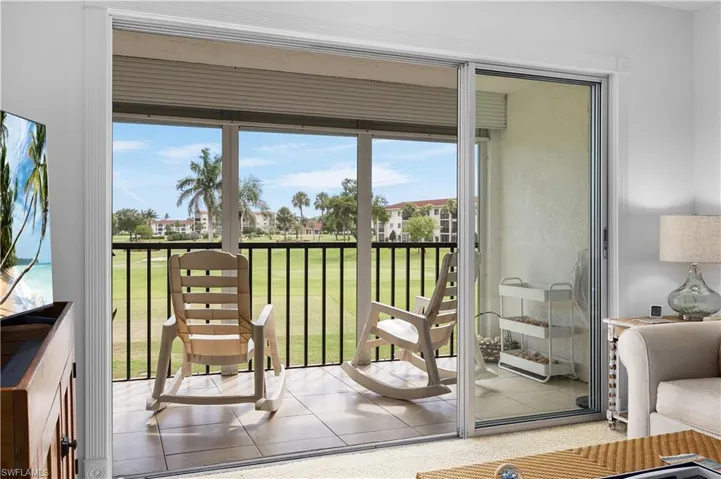 21 High Point Cir E # 206, Naples, Florida 34103