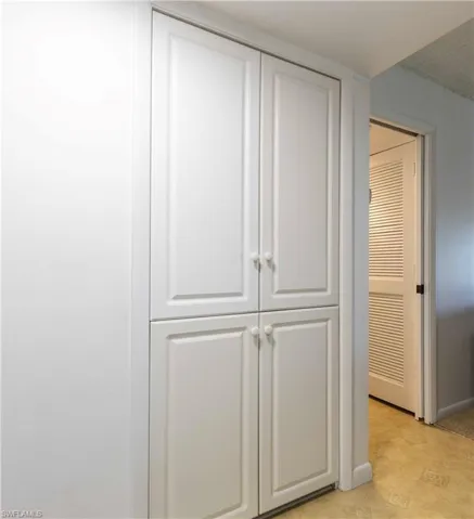 21 High Point Cir E # 206, Naples, Florida 34103