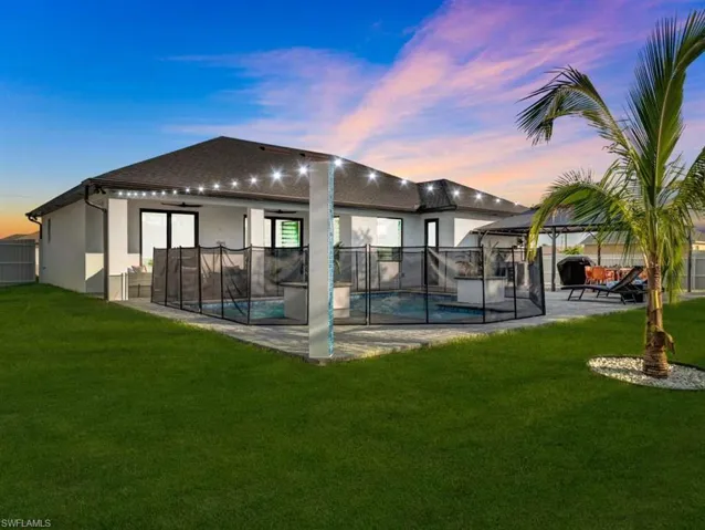 1002 Ne 2nd Pl, Cape Coral, Florida 33909