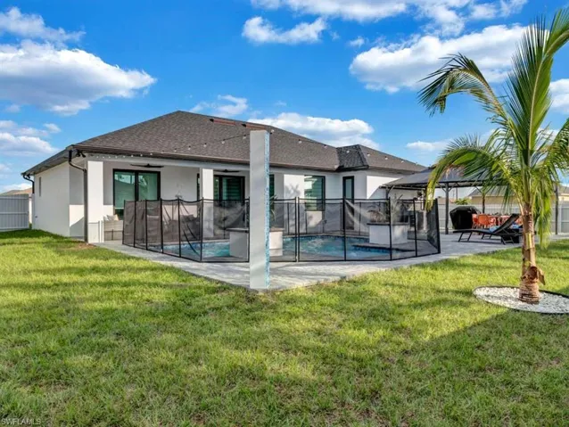 1002 Ne 2nd Pl, Cape Coral, Florida 33909