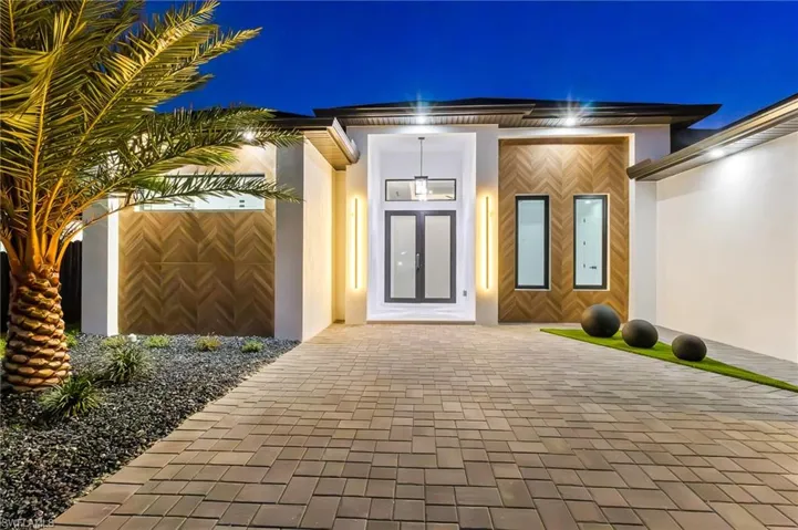 1923 Sw 15th Pl, Cape Coral, Florida 33991