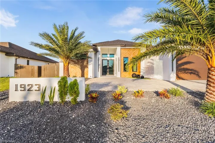 1923 Sw 15th Pl, Cape Coral, Florida 33991