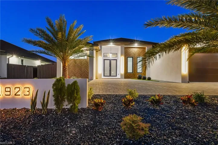 1923 Sw 15th Pl, Cape Coral, Florida 33991