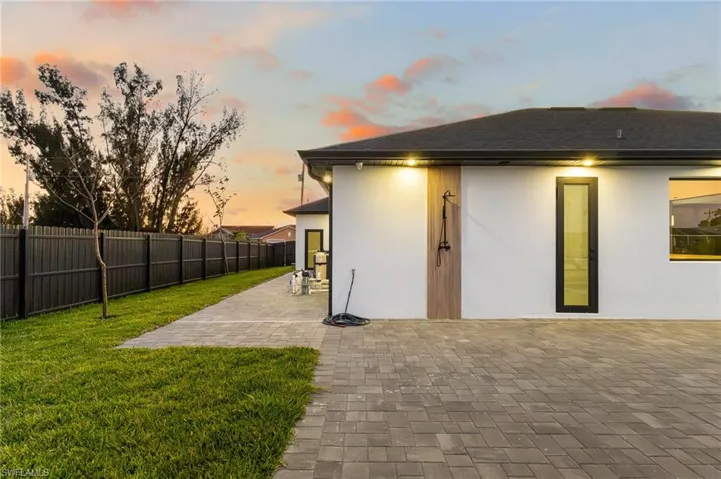 1923 Sw 15th Pl, Cape Coral, Florida 33991
