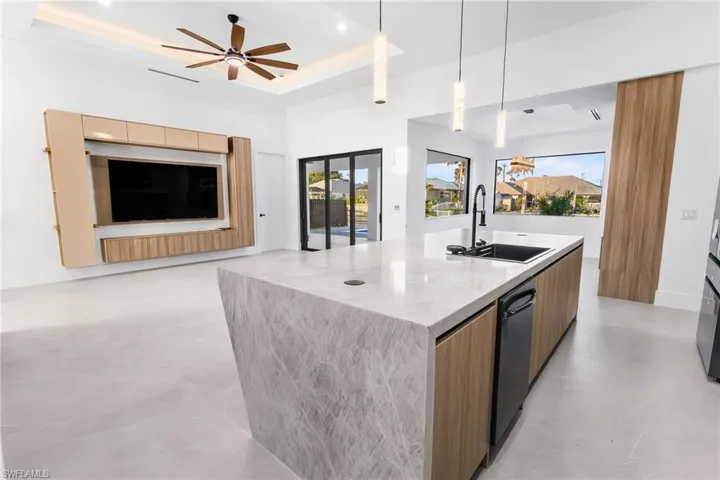 1923 Sw 15th Pl, Cape Coral, Florida 33991