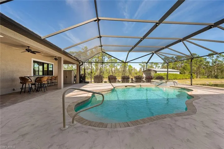 Oversized Pool/ Spa