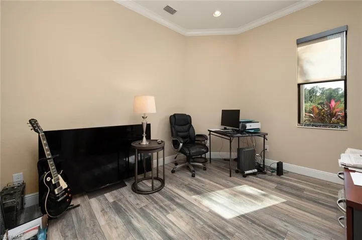 Office/ Den