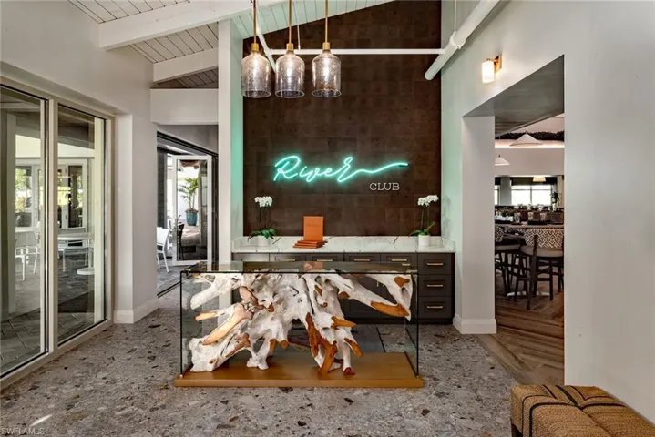 entry to River Club dining