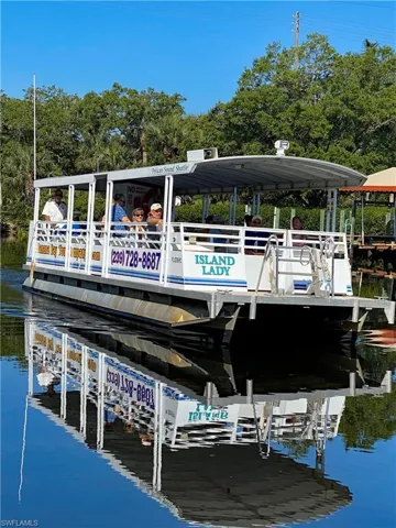 Community shuttle to Lover's Key