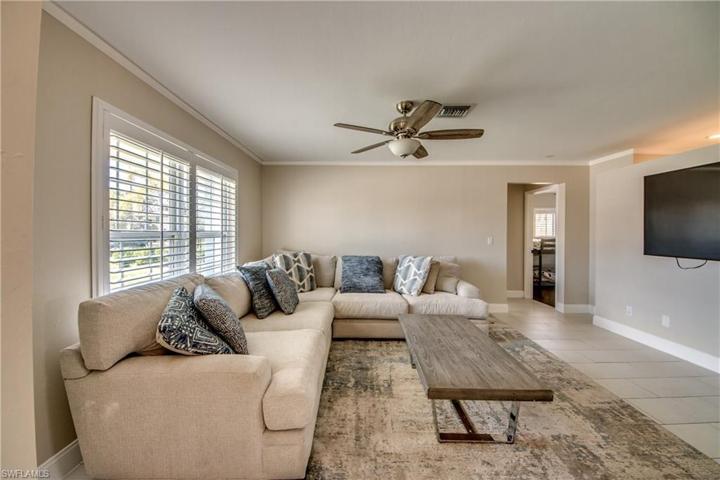 1221 SW 18th TER, CAPE CORAL FL 33991
