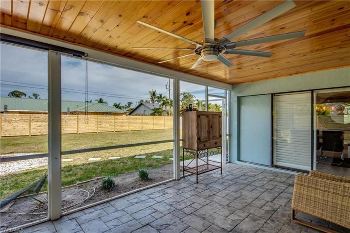 1221 SW 18th TER, CAPE CORAL FL 33991