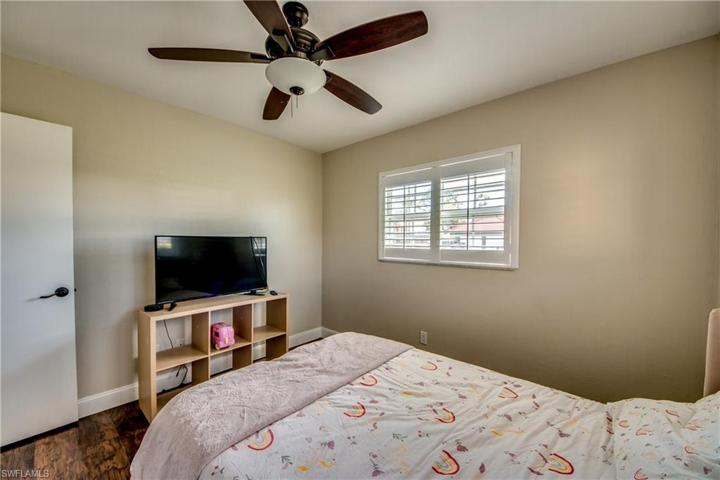 1221 SW 18th TER, CAPE CORAL FL 33991