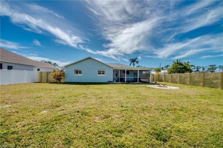 1221 SW 18th TER, CAPE CORAL FL 33991
