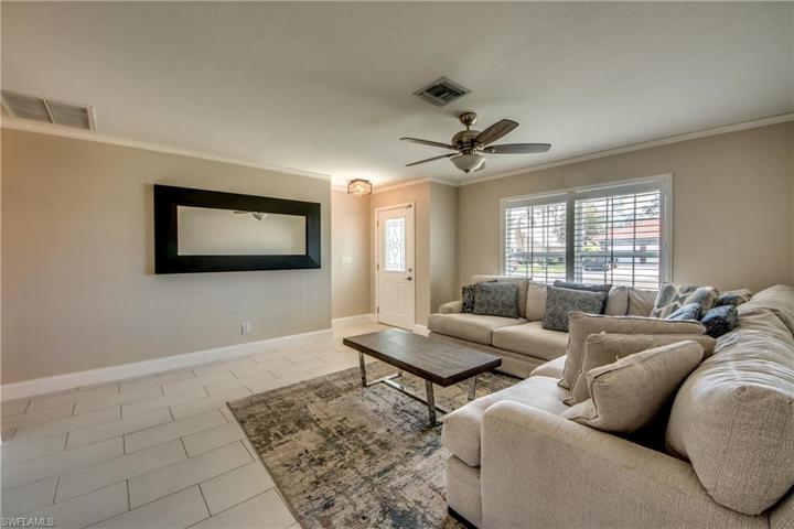 1221 SW 18th TER, CAPE CORAL FL 33991