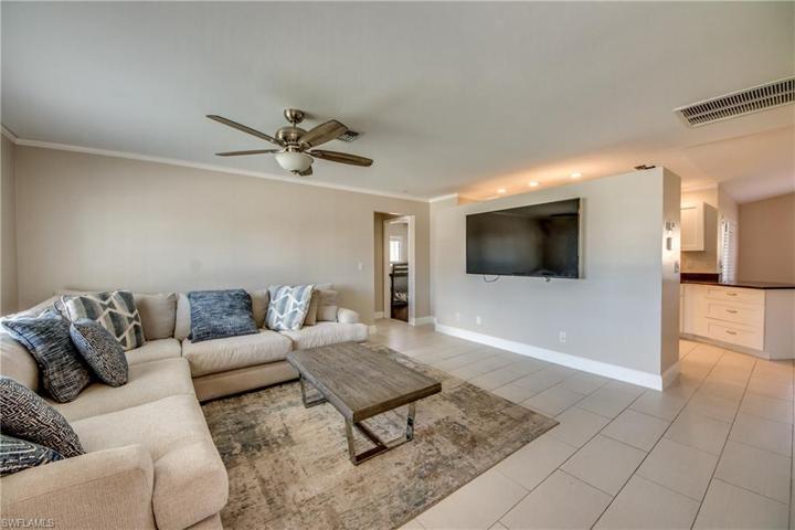 1221 SW 18th TER, CAPE CORAL FL 33991