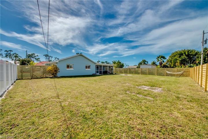 1221 SW 18th TER, CAPE CORAL FL 33991