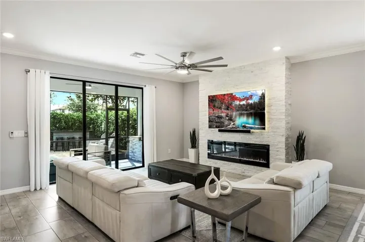 9385 Glenforest Dr, Naples Fl 34120