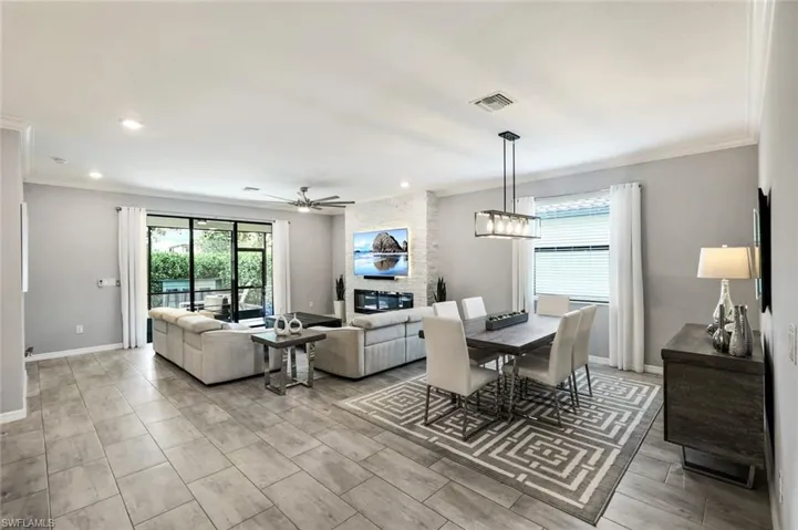 9385 Glenforest Dr, Naples Fl 34120