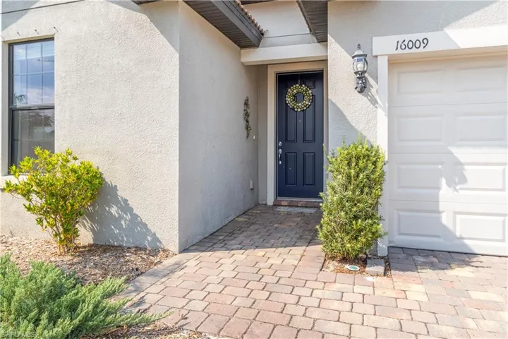 16009 Palmetto Prairie Drive.  Hampton Lakes at River Hall.