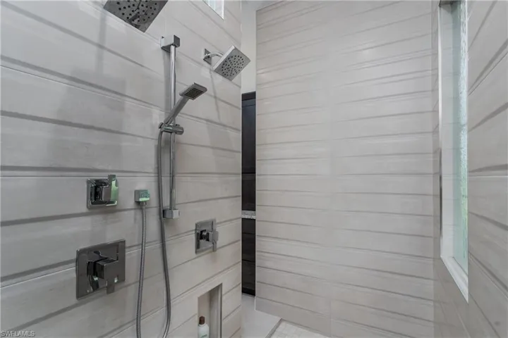 1017  Admiralty  CT, Marco Island, FL 34145