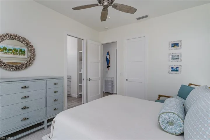 1017  Admiralty  CT, Marco Island, FL 34145