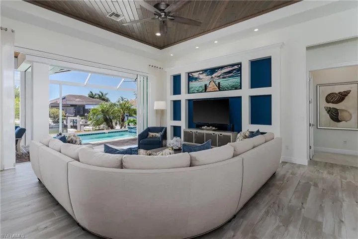 1017  Admiralty  CT, Marco Island, FL 34145