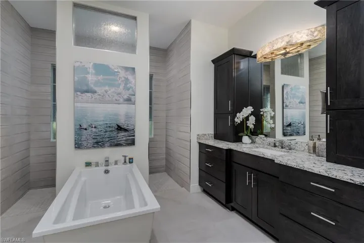 1017  Admiralty  CT, Marco Island, FL 34145