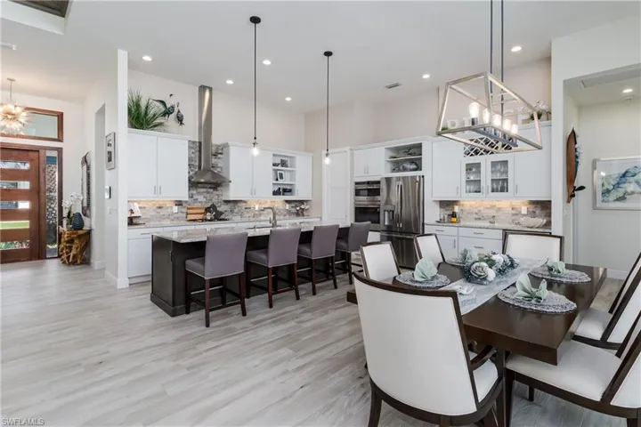1017  Admiralty  CT, Marco Island, FL 34145