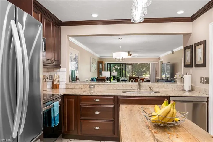 5733  Deauville  CIR, Naples, FL 34112