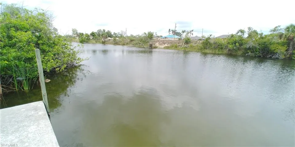 Wide navigable canal
