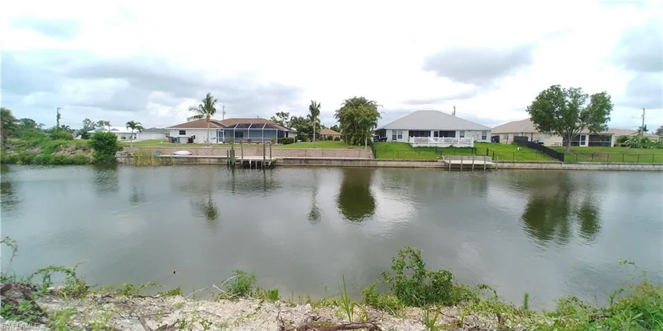 2613 Ne 20th Pl, Cape Coral, Florida 33909
