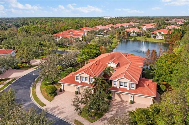 7876  Hawthorne  DR, Naples, FL 34113