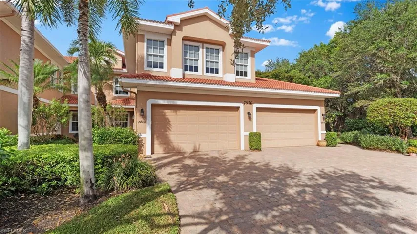 7876  Hawthorne  DR, Naples, FL 34113