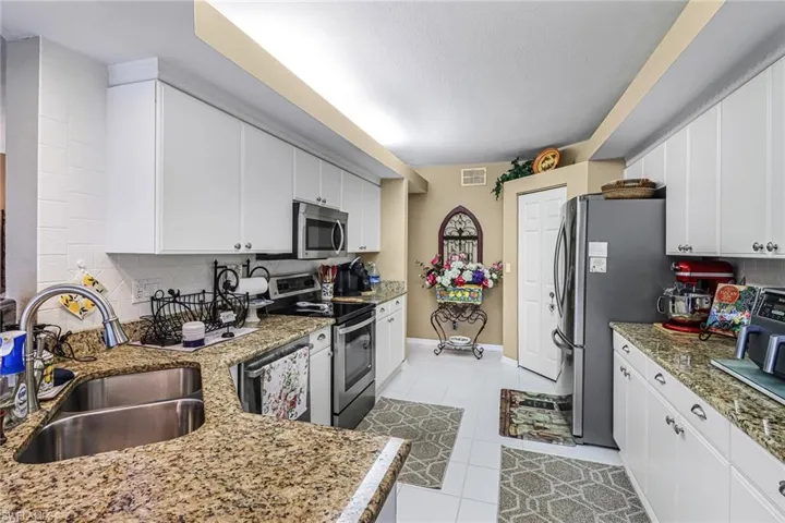 Plenty of Kitchen Storage