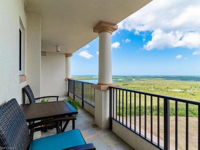 1050  Borghese  LN, Naples, FL 34114