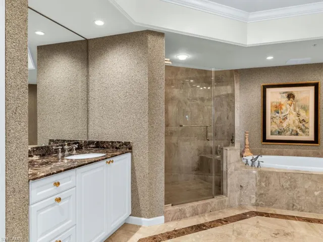 1050  Borghese  LN, Naples, FL 34114
