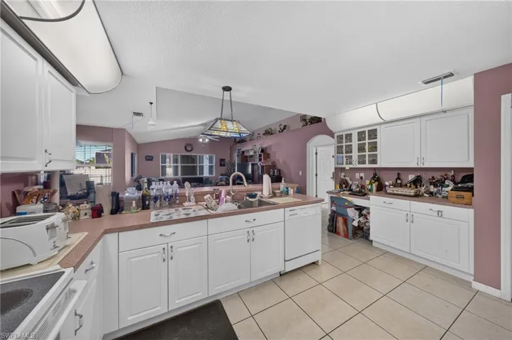 1224 Nw 38th Ave, Cape Coral, Florida 33993