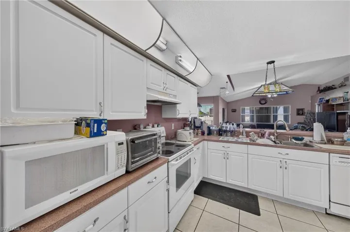 1224 Nw 38th Ave, Cape Coral, Florida 33993
