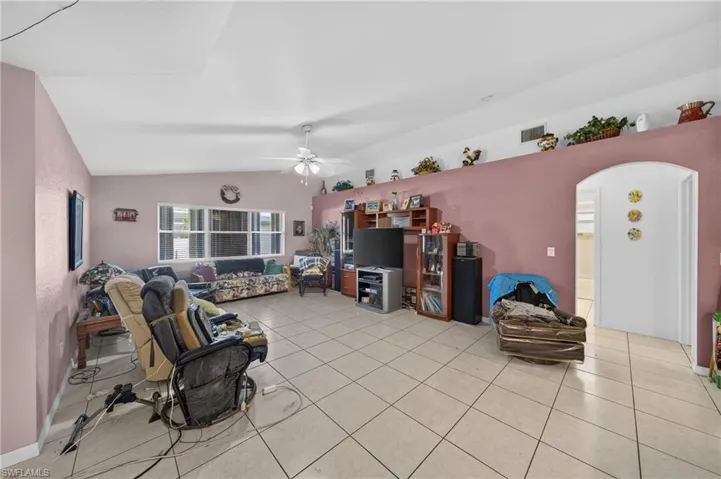 1224 Nw 38th Ave, Cape Coral, Florida 33993