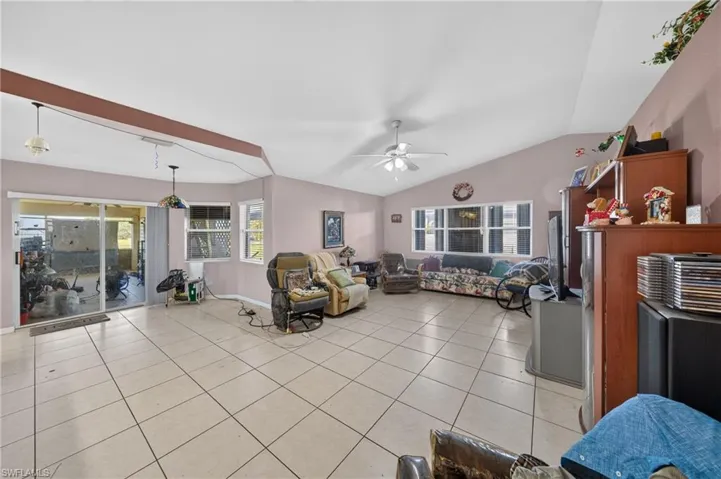 1224 Nw 38th Ave, Cape Coral, Florida 33993
