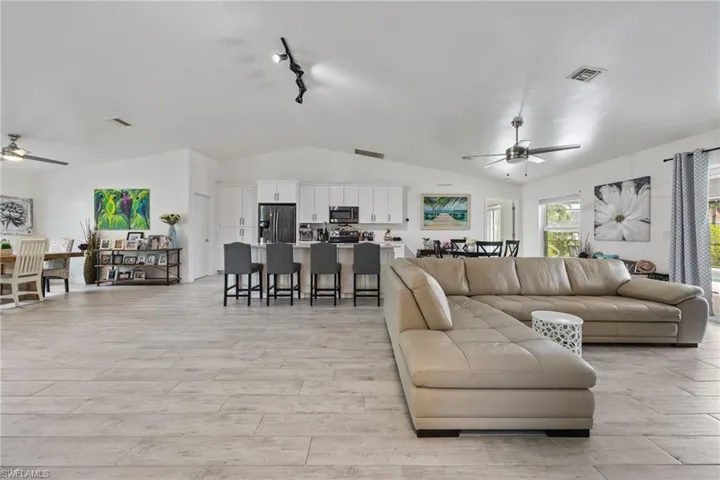 2017 Se 17th Pl, Cape Coral, Florida 33990
