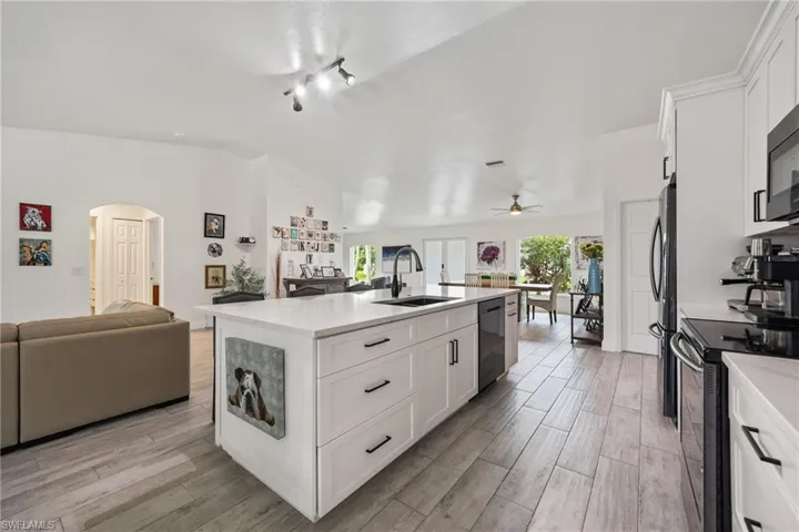 2017 Se 17th Pl, Cape Coral, Florida 33990