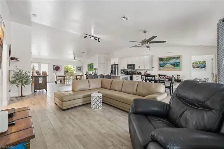 2017 Se 17th Pl, Cape Coral, Florida 33990