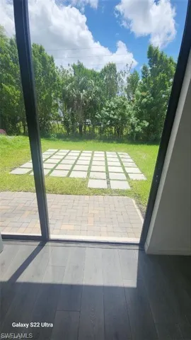 9015  Madrid  CIR, Naples, FL 34104